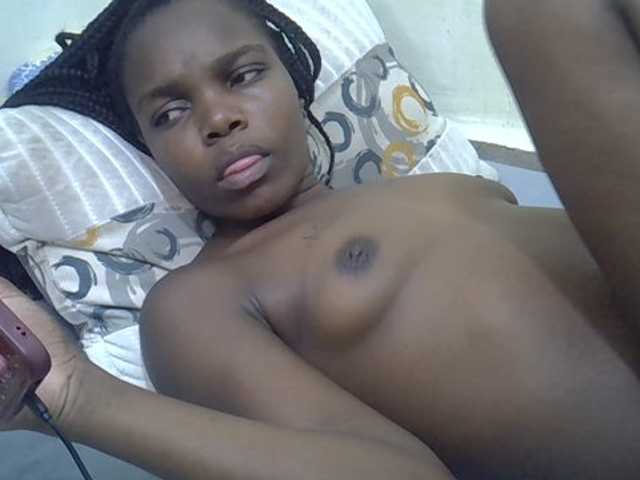 Sexycandy1 live cam on BongaCams