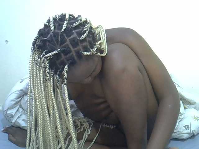 Sexycandy1 live cam on BongaCams