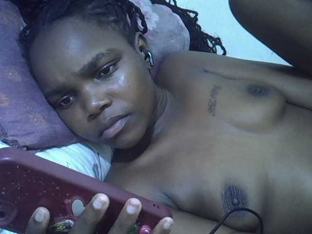 Sexycandy1 live cam on BongaCams