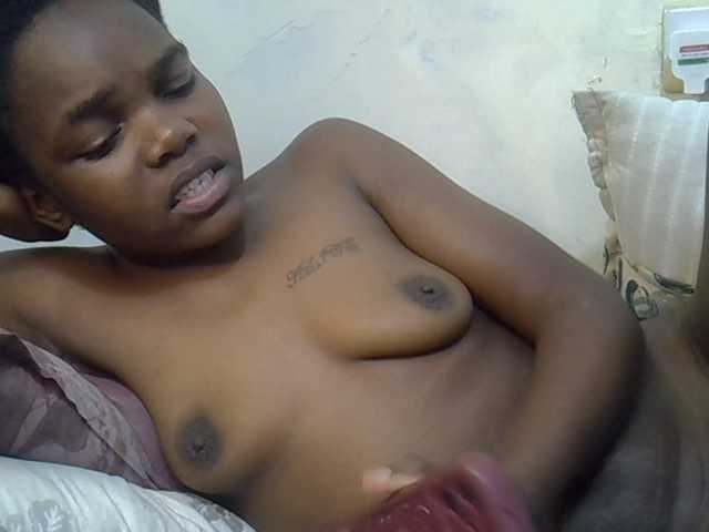 Sexycandy1 live cam on BongaCams