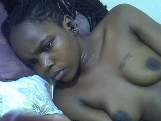 Sexycandy1 live cam on BongaCams