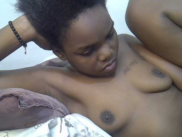 Sexycandy1 live cam on BongaCams