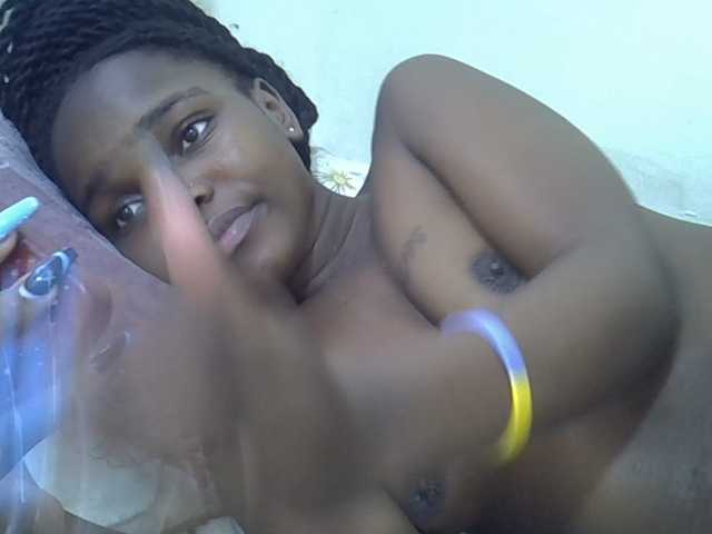 Sexycandy1 live cam on BongaCams