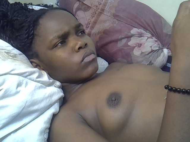 Sexycandy1 live cam on BongaCams