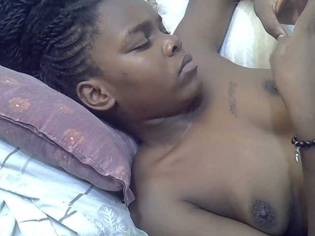 Sexycandy1 live cam on BongaCams