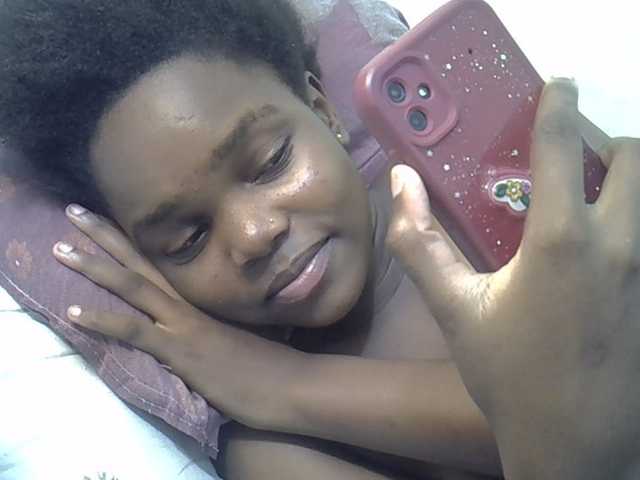 Sexycandy1 live cam on BongaCams