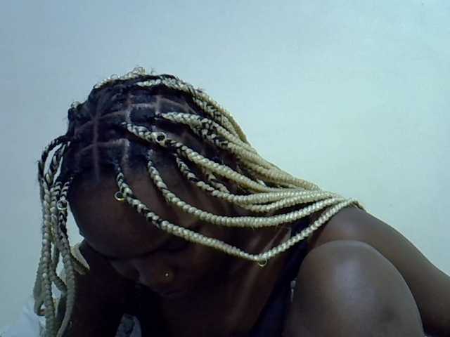 Sexycandy1 live cam on BongaCams