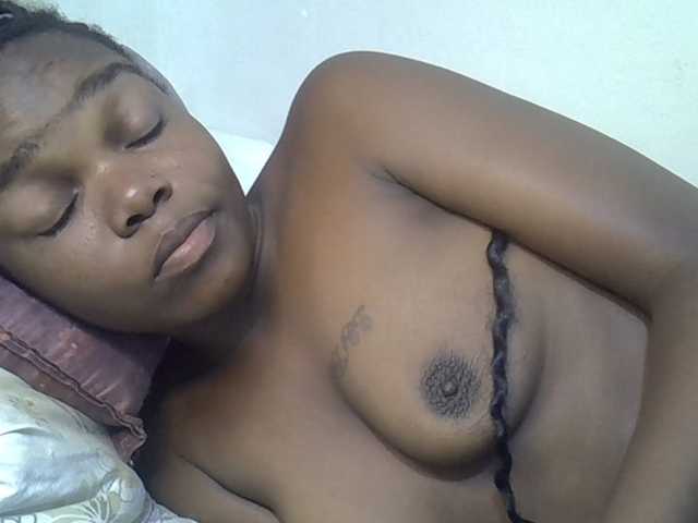 Sexycandy1 live cam on BongaCams