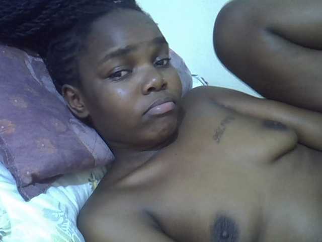 Sexycandy1 live cam on BongaCams