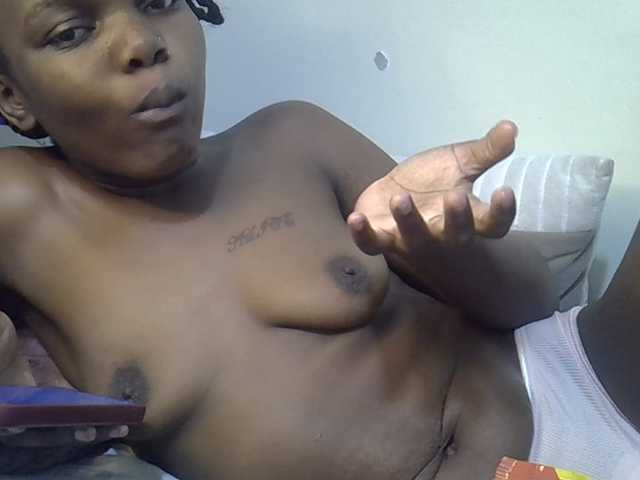 Sexycandy1 live cam on BongaCams