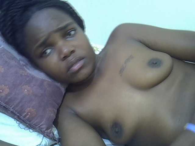 Sexycandy1 live cam on BongaCams