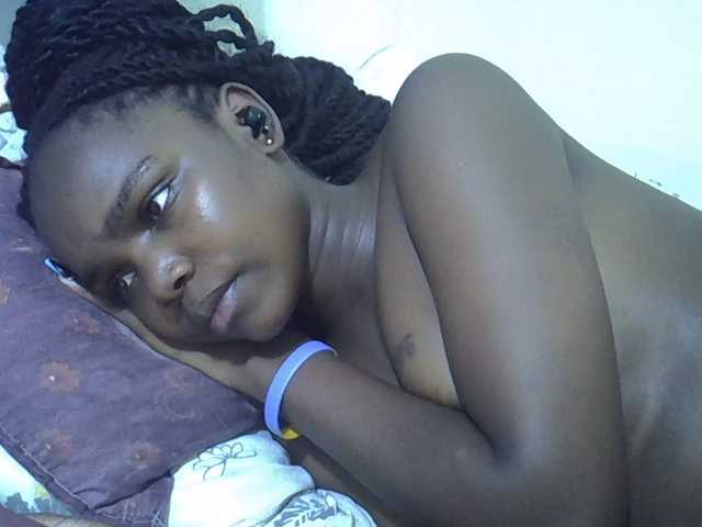 Sexycandy1 live cam on BongaCams