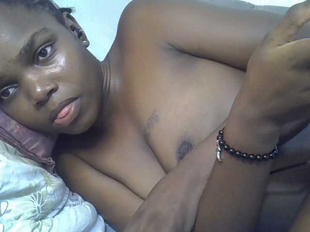 Sexycandy1 live cam on BongaCams