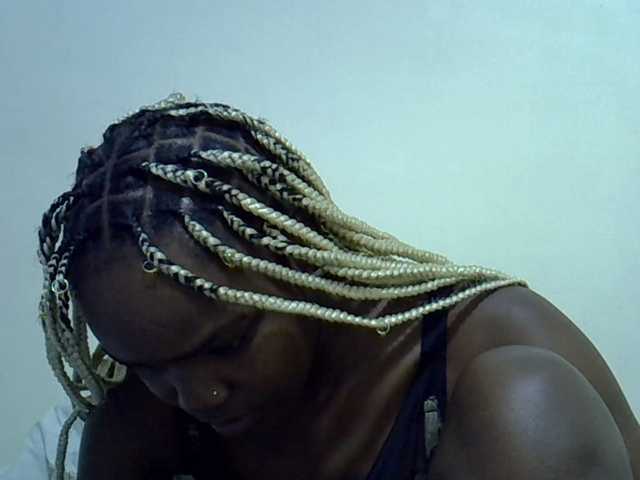 Sexycandy1 live cam on BongaCams