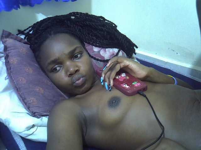 Sexycandy1 live cam on BongaCams