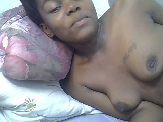 Sexycandy1 live cam on BongaCams