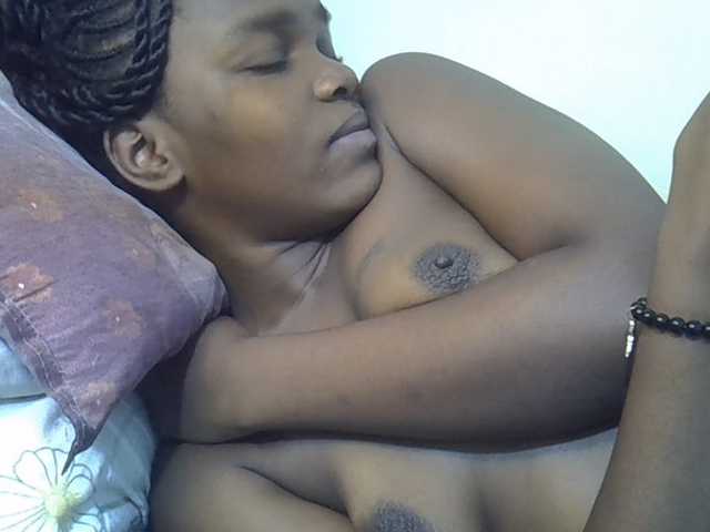 Sexycandy1 live cam on BongaCams
