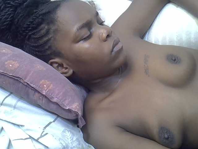 Sexycandy1 live cam on BongaCams