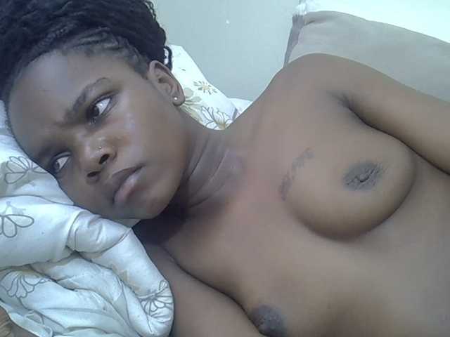 Sexycandy1 live cam on BongaCams