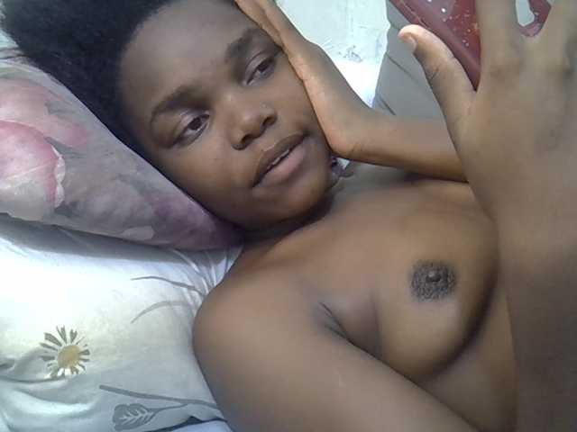 Sexycandy1 live cam on BongaCams
