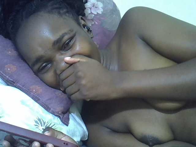 Sexycandy1 live cam on BongaCams