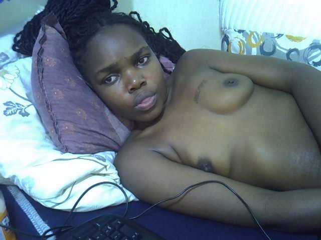 Sexycandy1 live cam on BongaCams