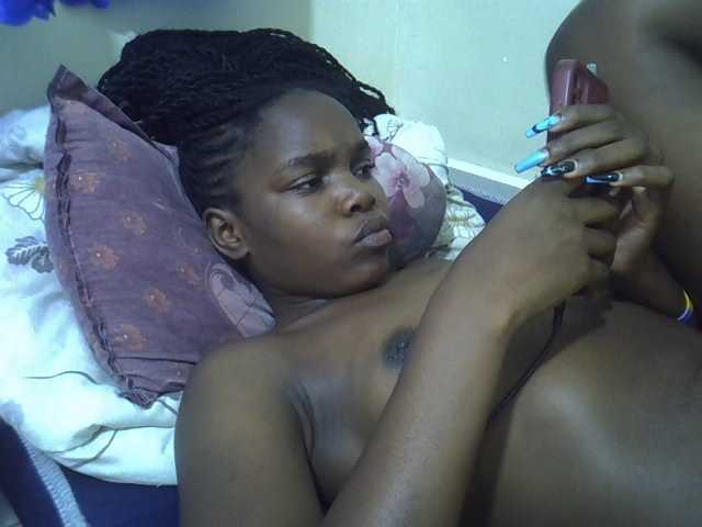 Sexycandy1 live cam on BongaCams