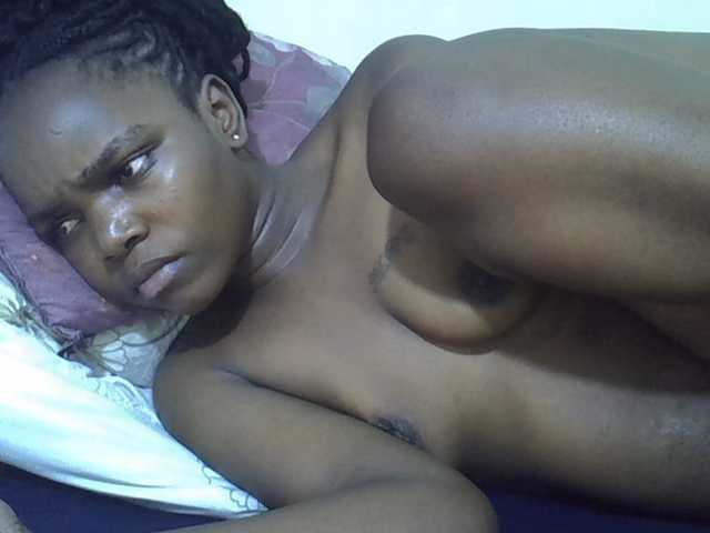 Sexycandy1 live cam on BongaCams