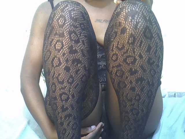 Sexycandy1 live cam on BongaCams