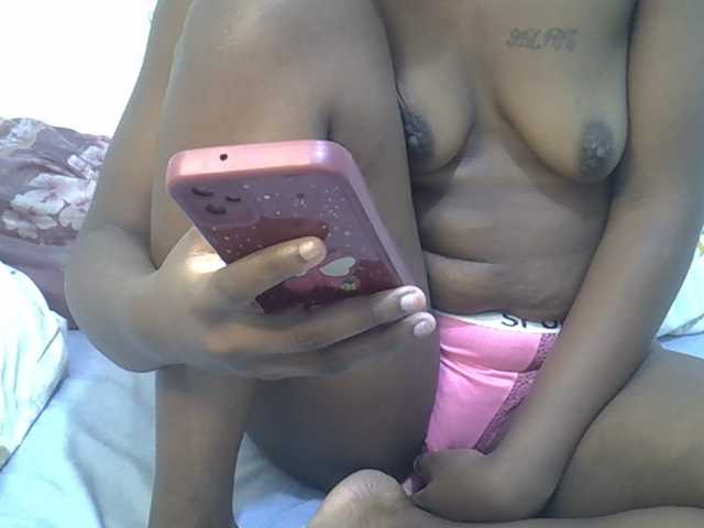 Sexycandy1 live cam on BongaCams