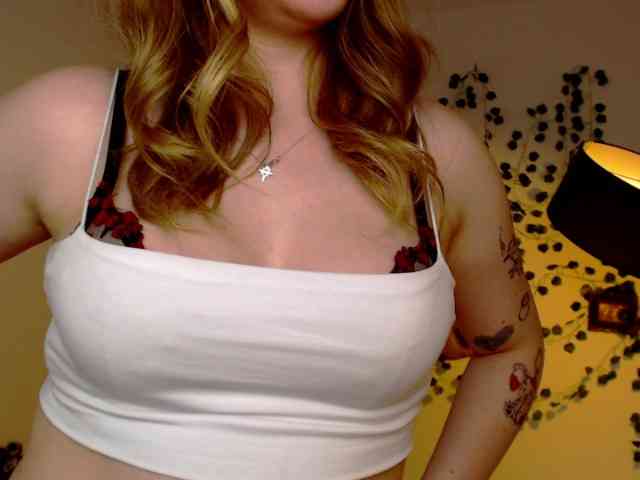 MelanyCrazyyyy webcam