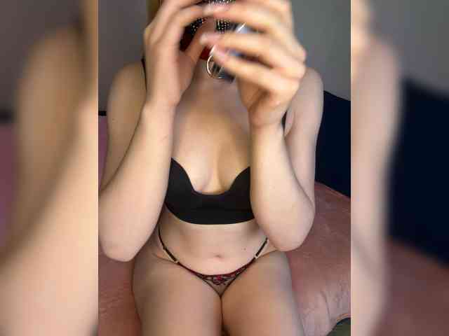 MelanyCrazyyyy webcam