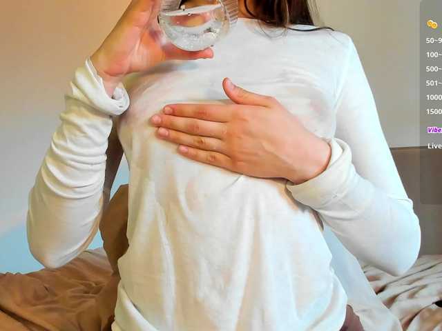 iamskinnychick live cam on BongaCams
