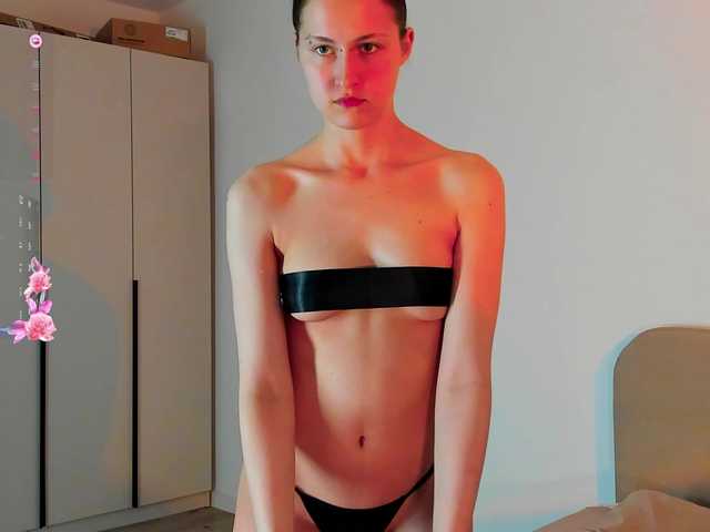 iamskinnychick live cam on BongaCams