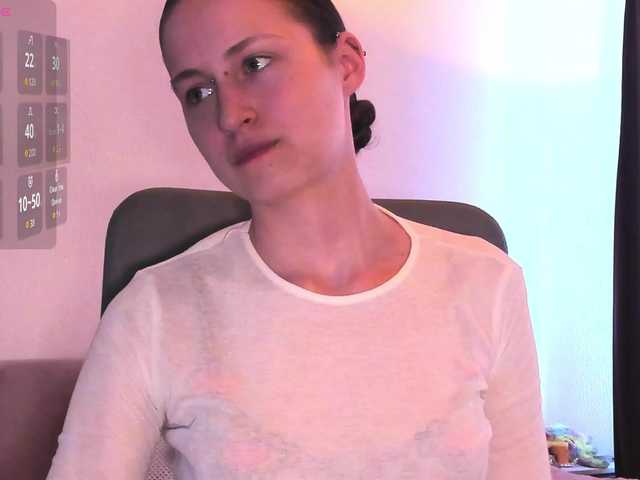 iamskinnychick live cam on BongaCams