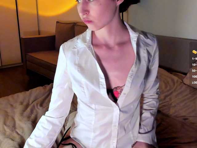 iamskinnychick's BongaCams show and profile