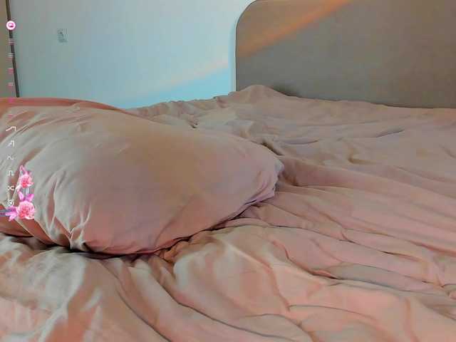 iamskinnychick live cam on BongaCams
