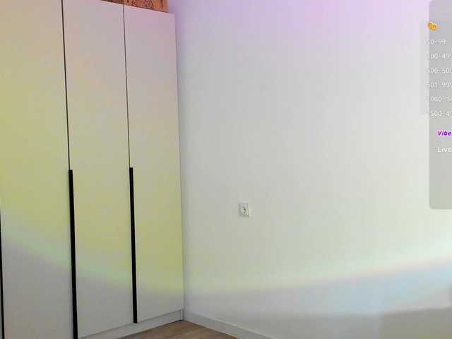 iamskinnychick live cam on BongaCams