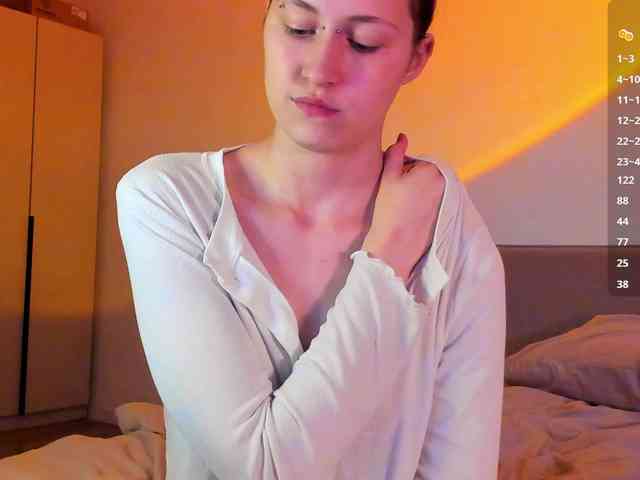 iamskinnychick webcam