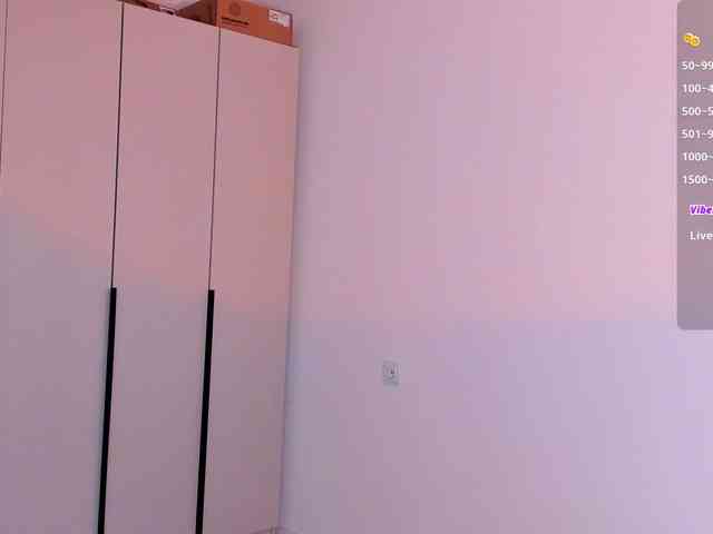 iamskinnychick webcam