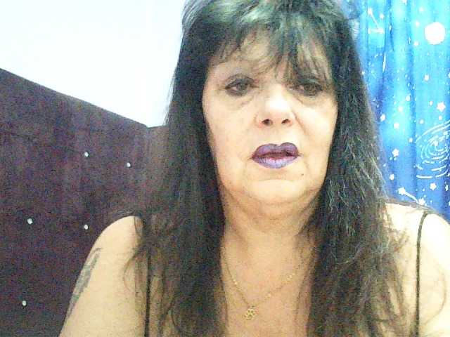 Charms live cam on BongaCams