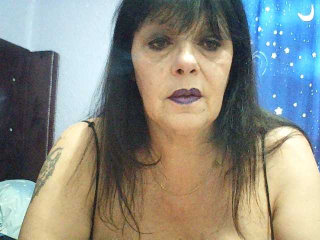 Charms live cam on BongaCams