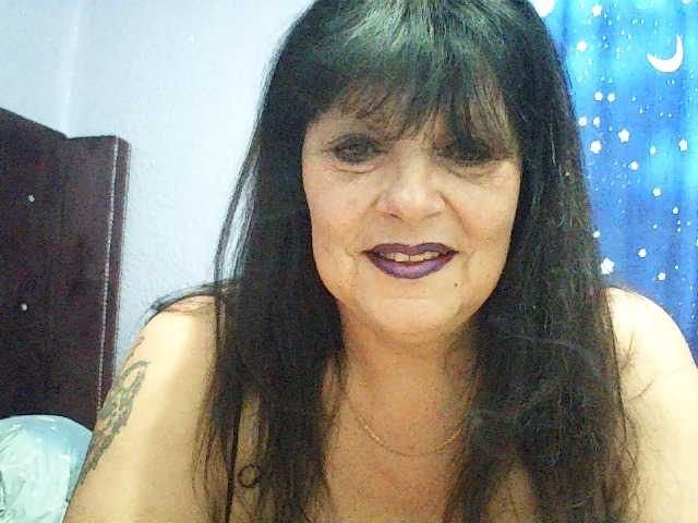 Charms live cam on BongaCams