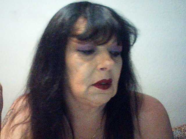 Charms — live female cam