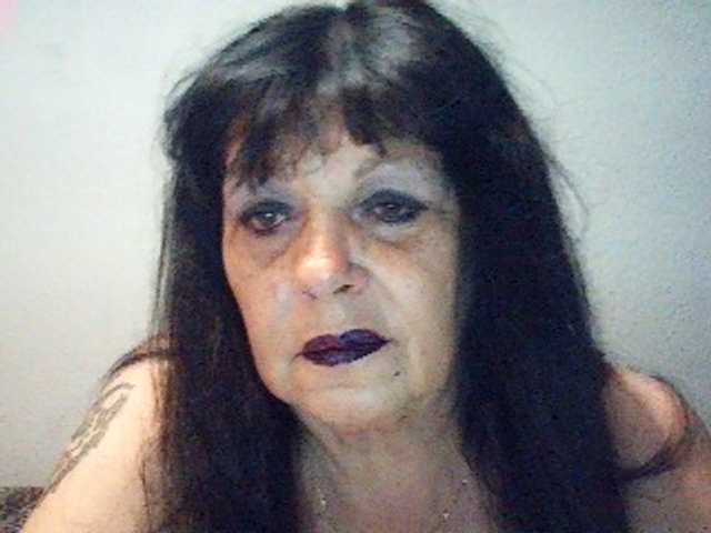 Charms live cam on BongaCams