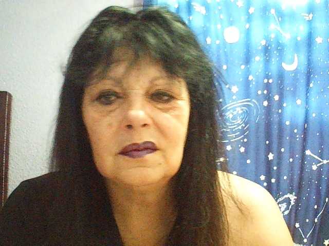Charms live cam on BongaCams