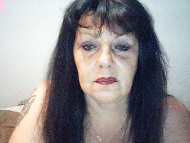 Charms live cam on BongaCams