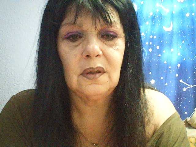 Charms live cam on BongaCams