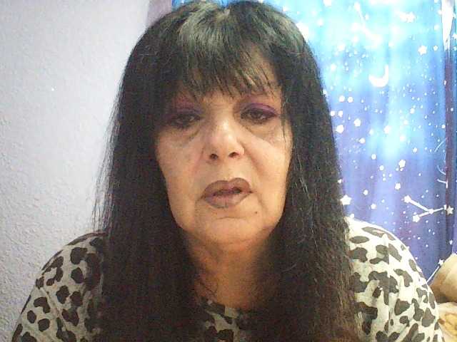 Charms live cam on BongaCams
