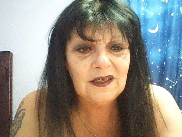Charms live cam on BongaCams